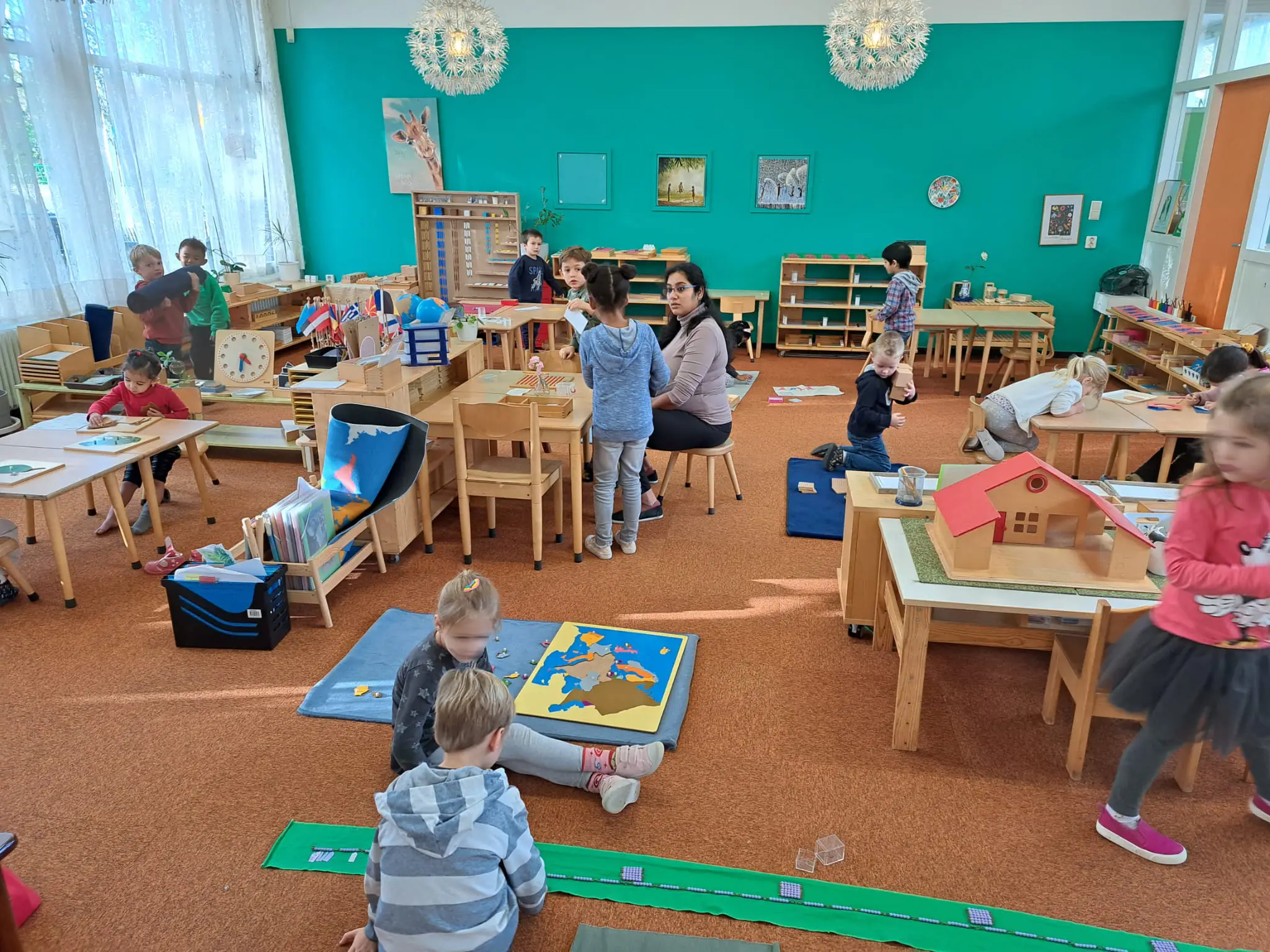 Montessori classroom showing calm and prepared learning environment